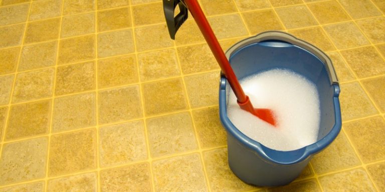 How to Clean a Linoleum Floor That is Yellowed | Step-by-Step Guide