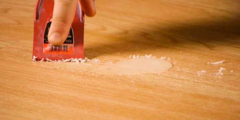 How To Remove Wax From The Laminate Floor
