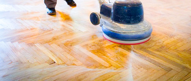 Necessary Tools and Supplies to clean parquet floors, The vacuum cleaner is easy to use clean the parquet floor.